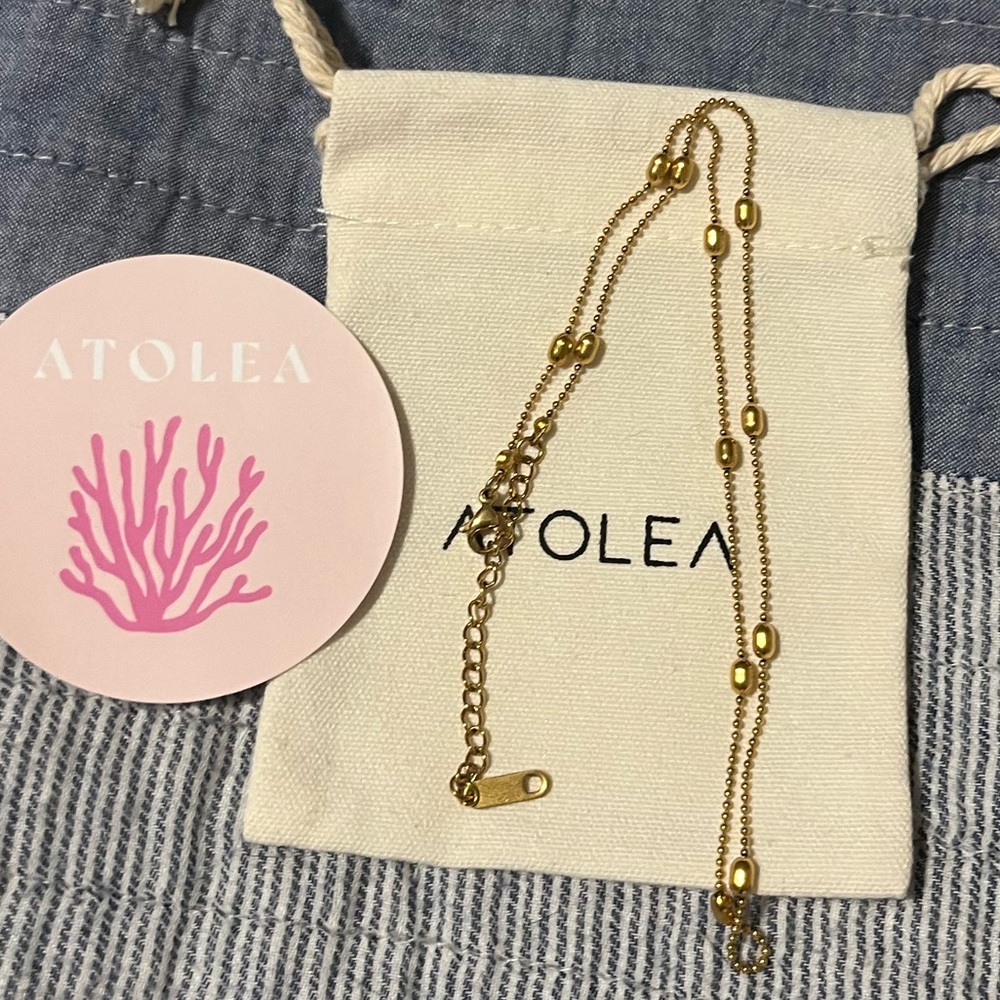 Gold Minimalist Necklace with Delicate Chain